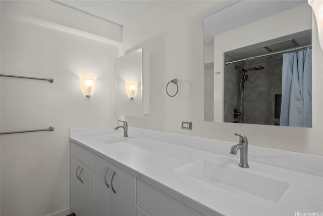 1655 Makaloa Street 1502, Honolulu, HI 96814