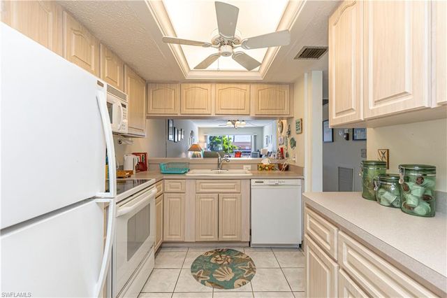 4549 SE 5th PL # 213, Cape Coral, FL 33904