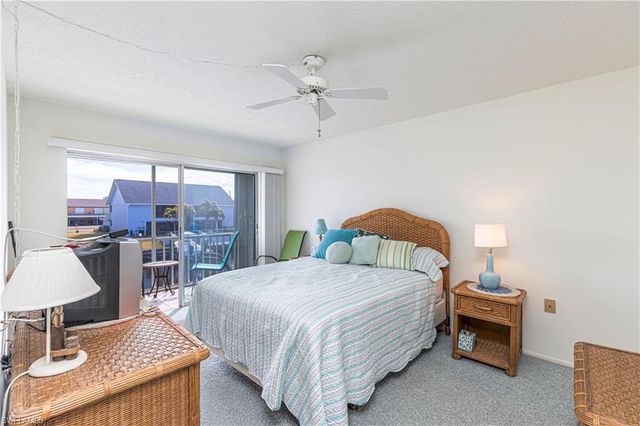 4549 SE 5th PL # 213, Cape Coral, FL 33904