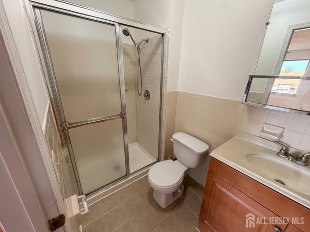 107 Edison Glen Terrace, Edison, NJ 08837
