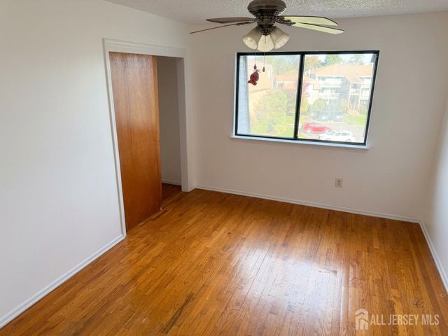 107 Edison Glen Terrace, Edison, NJ 08837