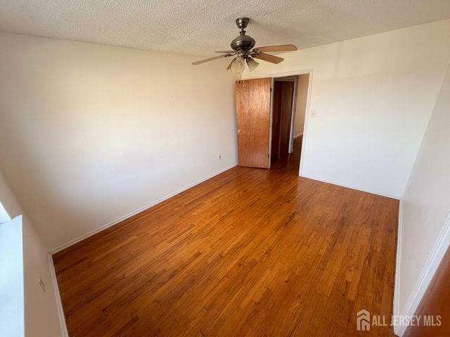 107 Edison Glen Terrace, Edison, NJ 08837