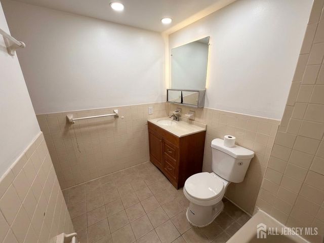107 Edison Glen Terrace, Edison, NJ 08837