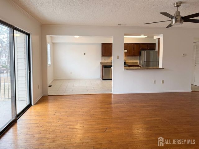107 Edison Glen Terrace, Edison, NJ 08837