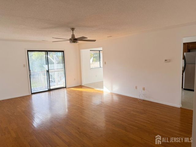 107 Edison Glen Terrace, Edison, NJ 08837