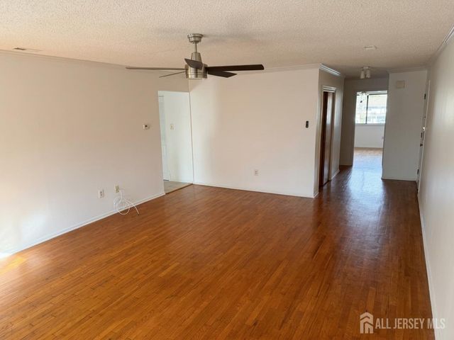 107 Edison Glen Terrace, Edison, NJ 08837