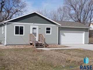 3135 N Lewis Ave Avenue, Sioux Falls, SD 57104