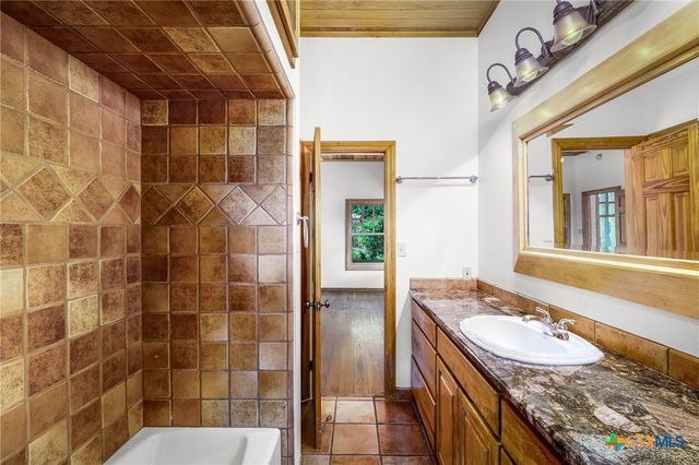 377 Buffalo Springs Road, New Braunfels, TX 78132