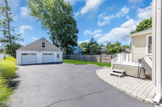 650 River Road, Fair Haven, NJ 07704