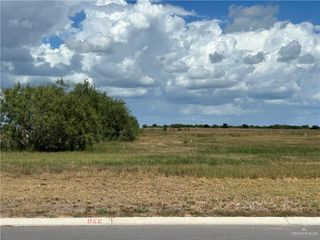 9276 Oak Meadow Street, Edcouch, TX 78538