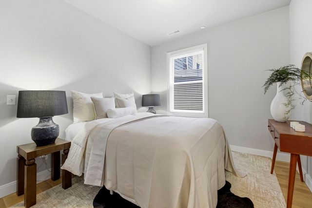 259 Gold St 1, Boston, MA 02127