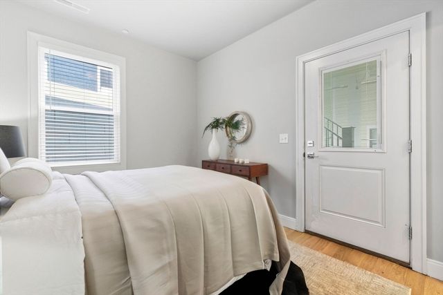 259 Gold St 1, Boston, MA 02127