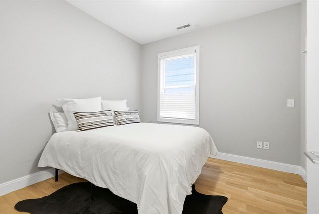 259 Gold St 1, Boston, MA 02127