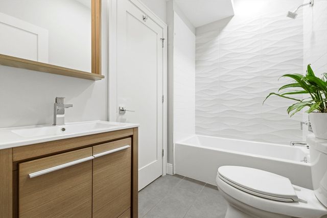 259 Gold St 1, Boston, MA 02127