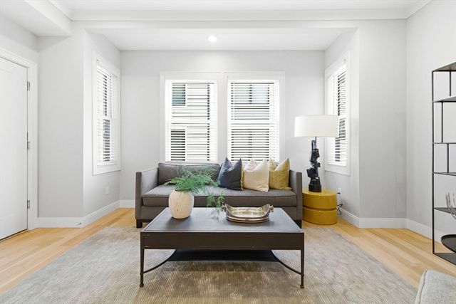 259 Gold St 1, Boston, MA 02127
