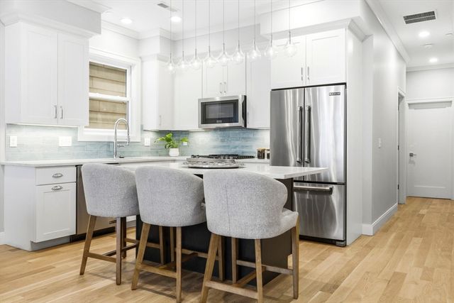 259 Gold St 1, Boston, MA 02127