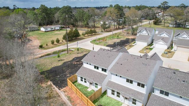 2717 Discovery Trails Ct, Conroe, TX 77301