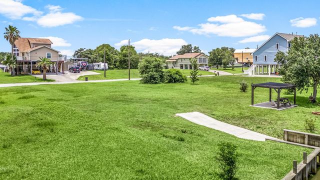 222 Rue Orleans Street, Baytown, TX 77520