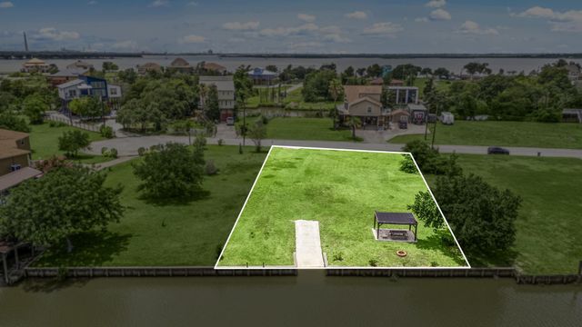 222 Rue Orleans Street, Baytown, TX 77520