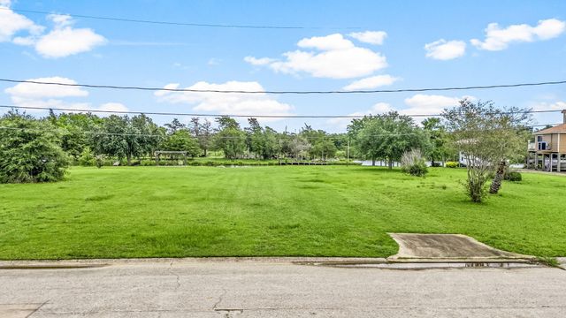 222 Rue Orleans Street, Baytown, TX 77520