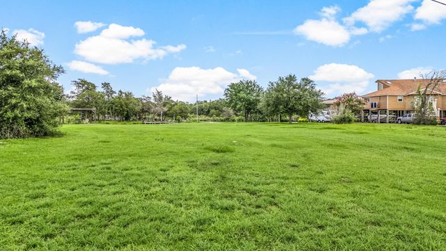 222 Rue Orleans Street, Baytown, TX 77520