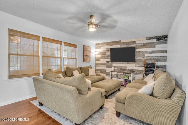46 Ravenwood Boulevard, Barnegat, NJ 08005