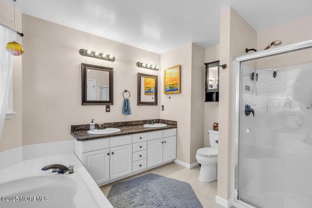 46 Ravenwood Boulevard, Barnegat, NJ 08005
