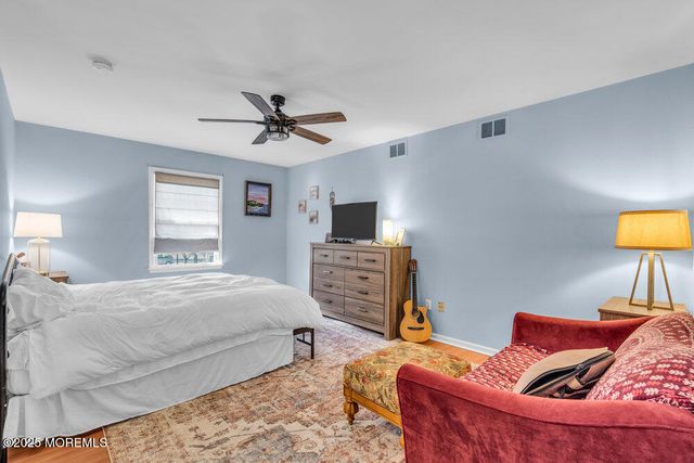 46 Ravenwood Boulevard, Barnegat, NJ 08005