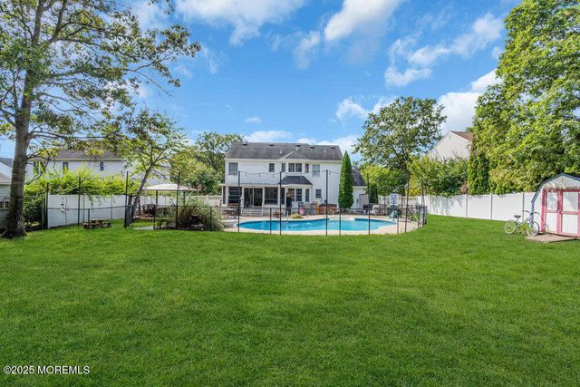 46 Ravenwood Boulevard, Barnegat, NJ 08005