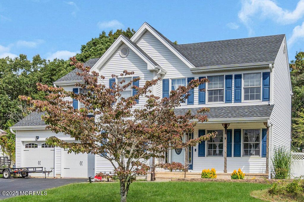 46 Ravenwood Boulevard, Barnegat, NJ 08005