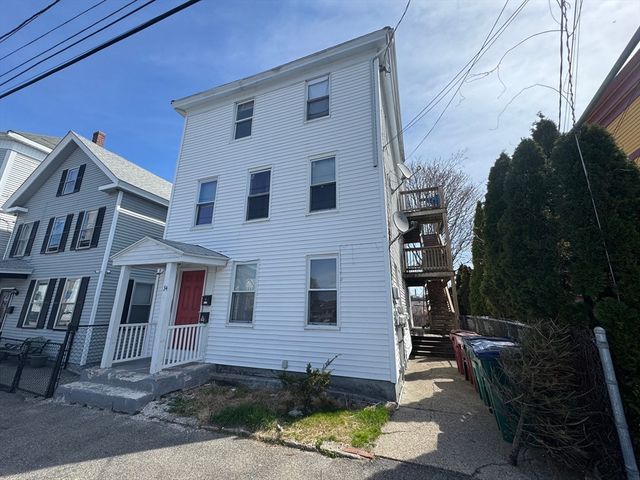 34 Willie St, Lowell, MA 01854