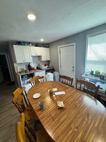 34 Willie St, Lowell, MA 01854
