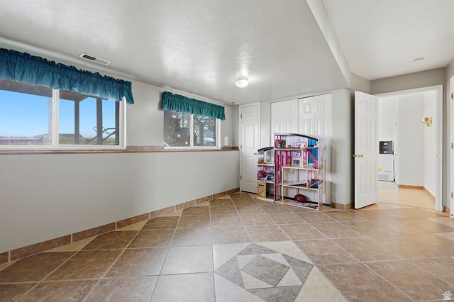 5697 S ESPRIT DR, Kearns, UT 84118
