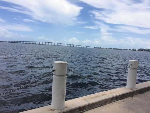 1430 Brickell Bay Dr 301, Miami, FL 33131