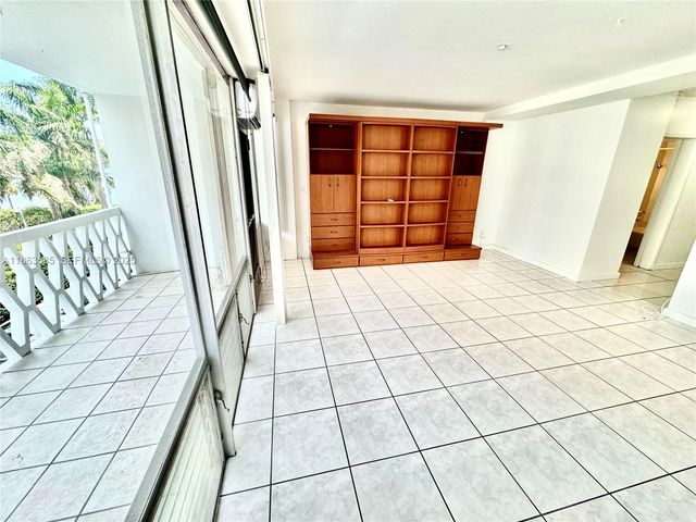 1430 Brickell Bay Dr 301, Miami, FL 33131