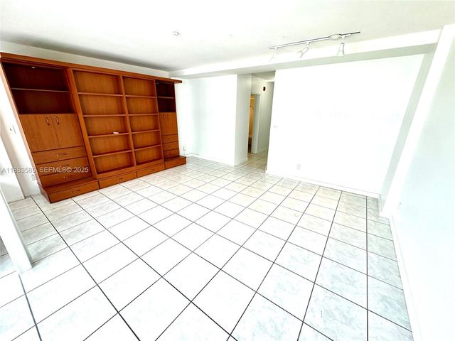 1430 Brickell Bay Dr 301, Miami, FL 33131