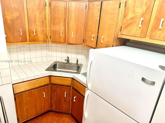 1430 Brickell Bay Dr 301, Miami, FL 33131