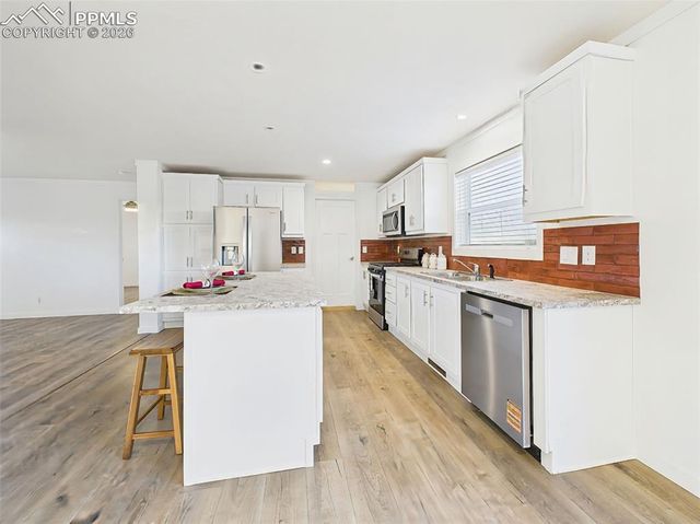 77 E Dante Lane, Pueblo, CO 81007
