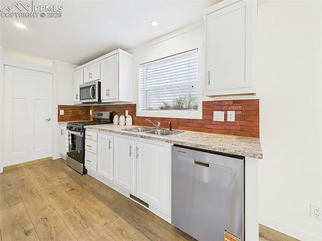 77 E Dante Lane, Pueblo, CO 81007