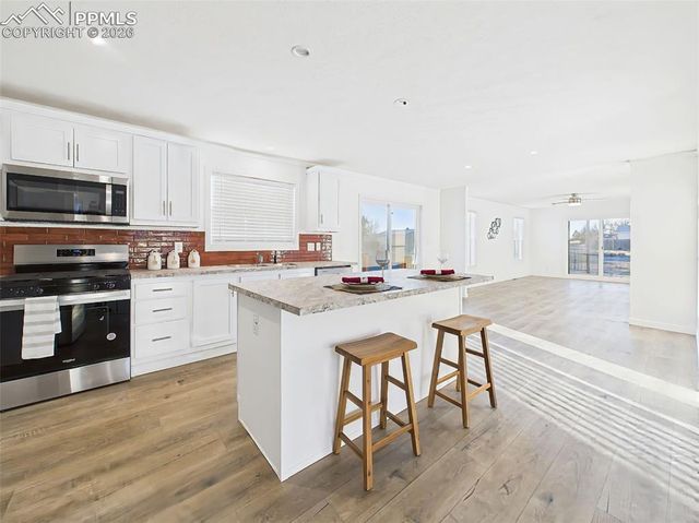 77 E Dante Lane, Pueblo, CO 81007