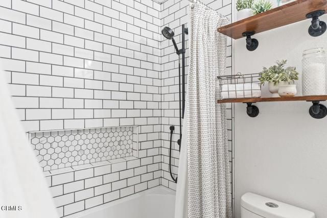 215 Apple Avenue, Ventura, CA 93004