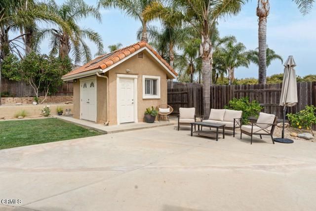 215 Apple Avenue, Ventura, CA 93004