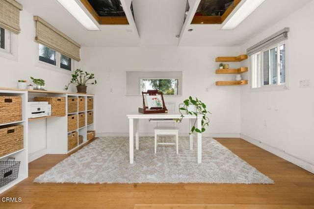 215 Apple Avenue, Ventura, CA 93004