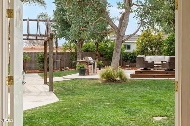 215 Apple Avenue, Ventura, CA 93004