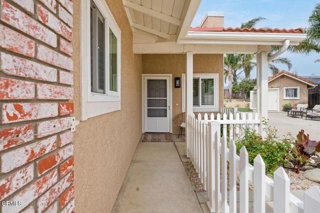 215 Apple Avenue, Ventura, CA 93004