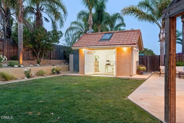 215 Apple Avenue, Ventura, CA 93004