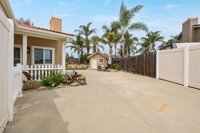 215 Apple Avenue, Ventura, CA 93004