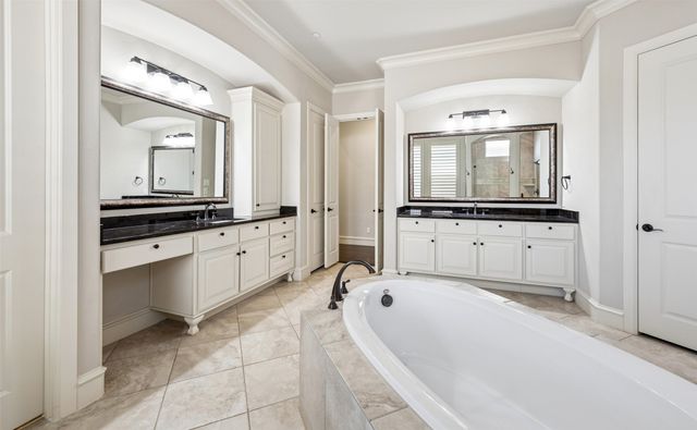 812 Lake Carillon Lane, Southlake, TX 76092