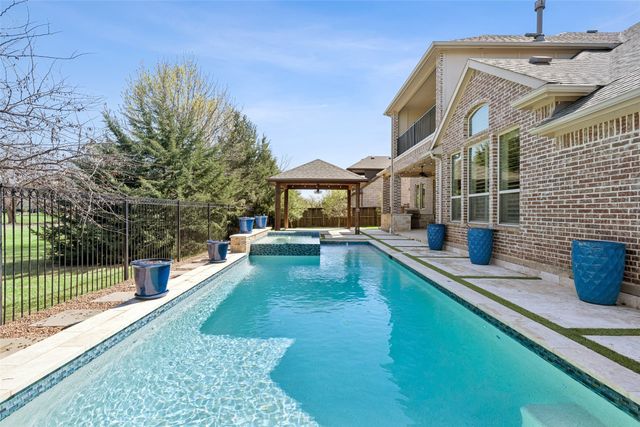 812 Lake Carillon Lane, Southlake, TX 76092