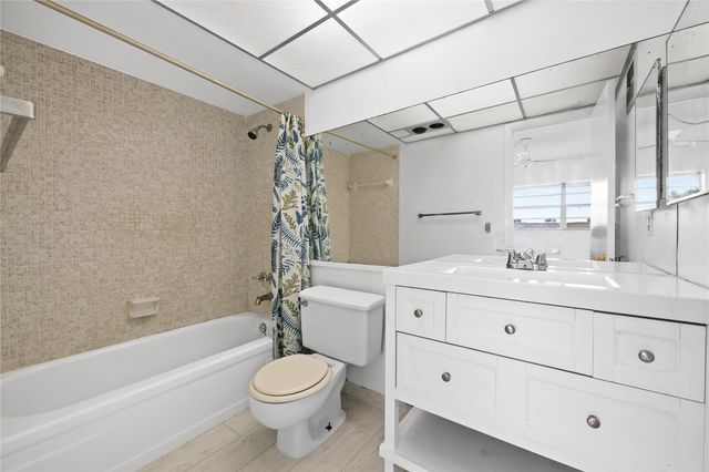 5031 W Oakland Park Boulevard 309, Lauderdale Lakes, FL 33313